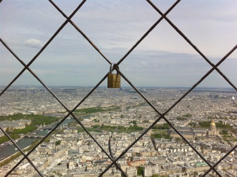 Cadenas sur la Tour Eiffel/Padlock on the Eiffel Tower, April/Avril 2014